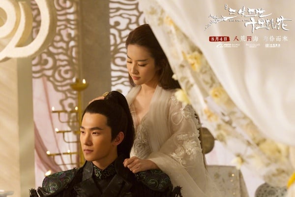 大家還記得兩人合作過電影版《三生三世十里桃花》嗎？當初楊冪的電視劇版本大獲成功，很快版權又再次賣出，翻拍電影版。而影版找來劉亦菲和楊洋，當初可是大轟動呢！畢竟劉亦菲是公認的古裝女神，而楊洋宜古宜今，兩人真正是神顏組合，很受期待！