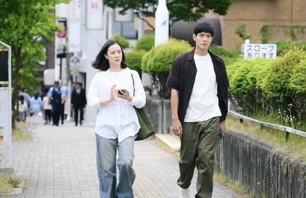 Netflix《直到T恤乾了為止》結局解析！「雙不倫」真相反轉，蒼井優最後和誰在一起？