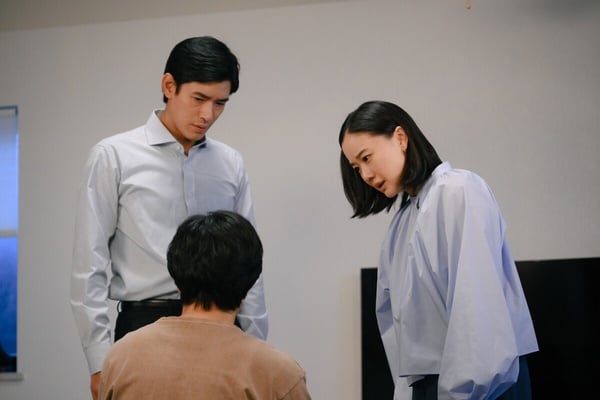 Netflix《直到T恤乾了為止》結局解析！「雙不倫」真相反轉，蒼井優最後和誰在一起？