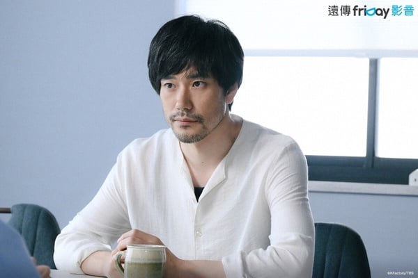 Netflix《直到T恤乾了為止》結局解析！「雙不倫」真相反轉，蒼井優最後和誰在一起？
