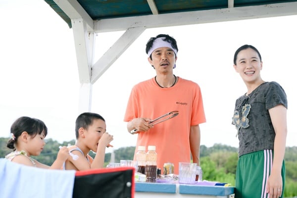Netflix《直到T恤乾了為止》結局解析！「雙不倫」真相反轉，蒼井優最後和誰在一起？