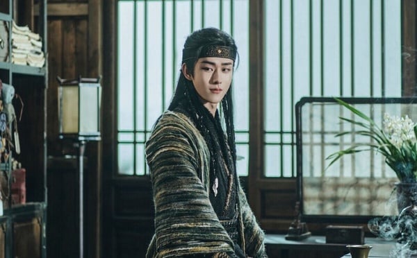 田嘉瑞原聲率也是100％！田嘉瑞是近年竄起來的古裝男神，他主演很多部郭敬明指導的古裝劇。田嘉瑞是憑藉古裝劇《雲之羽》竄起來的新面孔，很多人看了《雲之羽》後，都稱讚田嘉瑞台詞功底不錯，說起台詞抑揚頓挫、沉穩有力，能讓人感受到宮遠徵這個角色的心計。