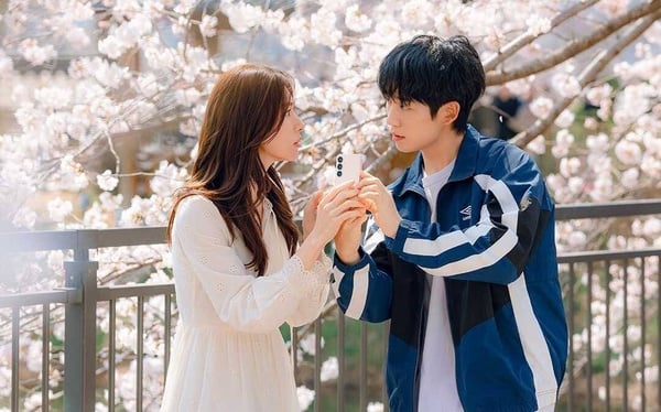 Netflix《我的荒糖戀愛》6大劇情看點、角色介紹：丁海寅、河瑛假同居，共譜高甜羅曼史