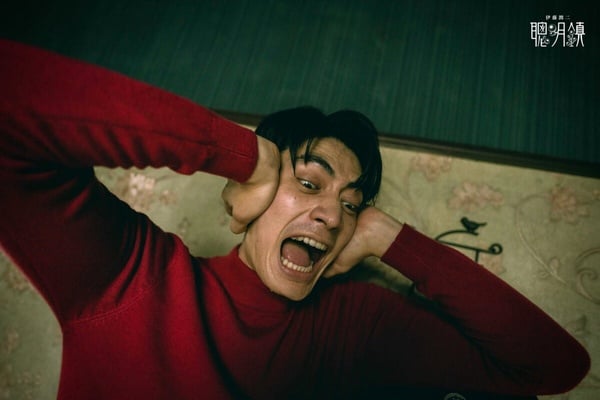 Netflix《聰明鎮》8個漫畫原型！富江被肢解後又復活，這角色是伊藤潤二的自我投射！