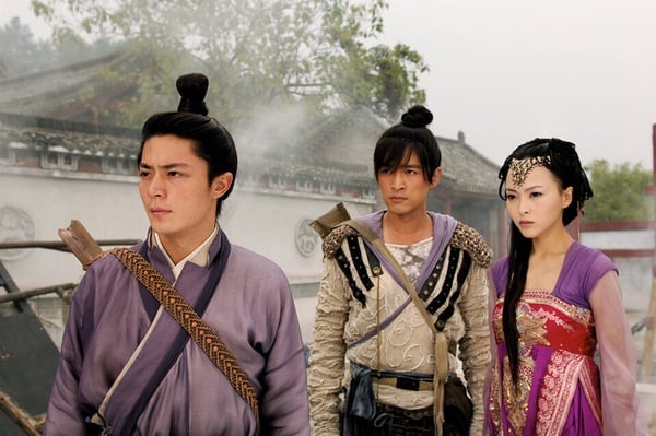 《仙劍奇俠傳》系列有胡歌、劉亦菲主演的第一部珠玉在前，《仙劍一》豆瓣評分高達9.1分，而《仙劍三》很難得，豆瓣評分也衝上了9.0分。這是許多觀眾心目中的經典古裝仙俠劇，選角太神了！《仙劍三》的主演胡歌、楊冪、劉詩詩、唐嫣、霍建華後來個個都成了大明星。