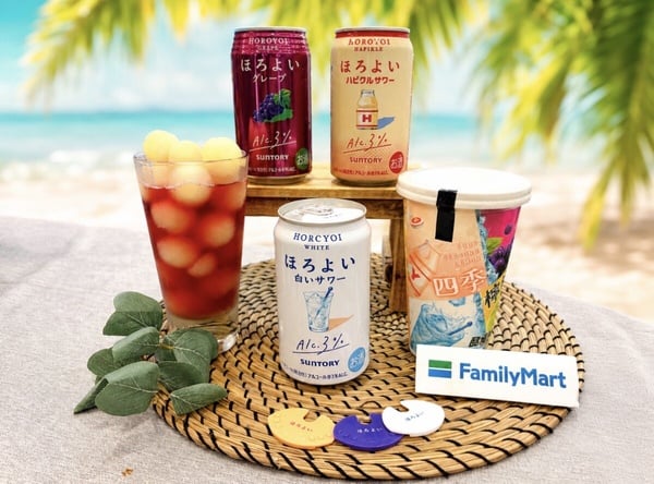免費送圭賢小卡！全家飲料冰品優惠：指定飲品、冰品第2件6折或買3送1，送圭賢立牌杯墊