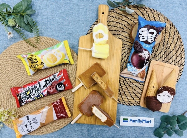 免費送圭賢小卡！全家飲料冰品優惠：指定飲品、冰品第2件6折或買3送1，送圭賢立牌杯墊