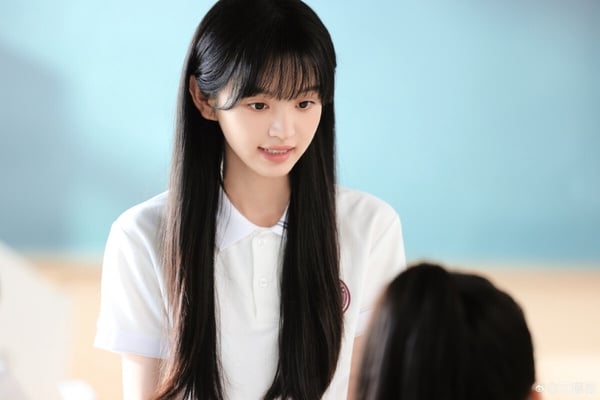 《天才女友》劇情、角色、評價一次看：田曦薇胡一天雙學霸久別重逢，校服到婚紗超甜！
