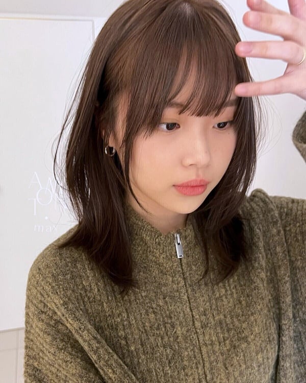 褪色不發黃！2026日系中短髮柔和髮色8款推薦一次看，褪色好看、這款不用漂