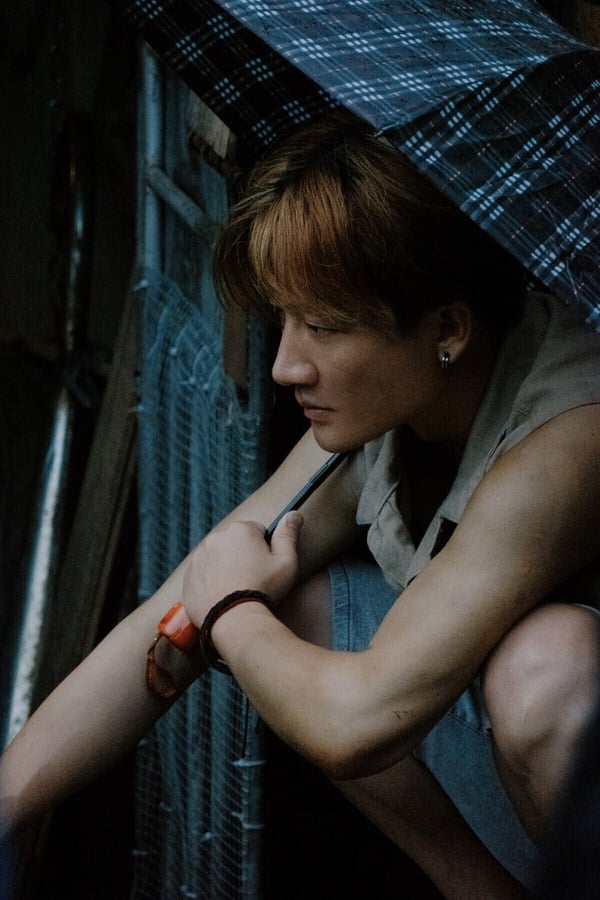 懸疑劇《命懸一生》由打造過《知否》的正午陽光出品，主演黃軒、李庚希、白宇帆、尹昉有不少正劇演員班底。《命懸一生》最初有網友吐槽選角不合適，沒想到到後期觀眾都改觀了，劇情讓人越追越入迷，豆瓣評分高達7.8呢！