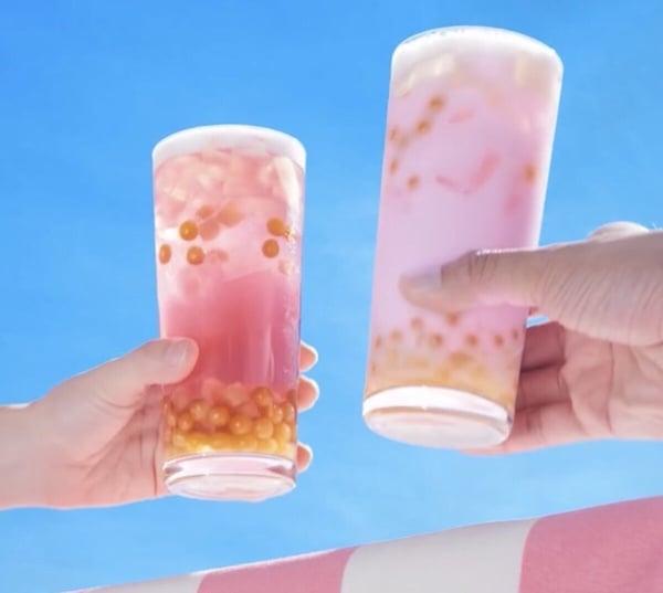 買一送一！星巴克ＸPOP MART「MOLLY」聯名系列新登場，再推限定「草莓布蕾星冰樂」