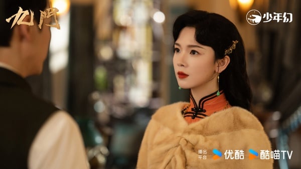 《九門》是陳偉霆、趙麗穎主演的《老九門》續作，也是《盜墓筆記》系列前傳。《九門》不是大家愛看的古偶劇、甜寵劇，但靠著刺激的冒險抓住觀眾眼球。雖然也有一部分觀眾認為《九門》稍微有點拖沓，不過整體而言，《九門》題材特別，選角也選得好，還拍出了濃濃的民國氛圍感。