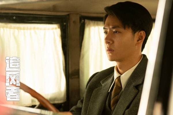 王一博以《陳情令》爆火後，就成為頂流男星，早年觀眾還時常帶著有色眼鏡看王一博，有人認為王一博演戲感染力不夠，總是一號表情，但近年王一博持續突破，讓人刮目相看。