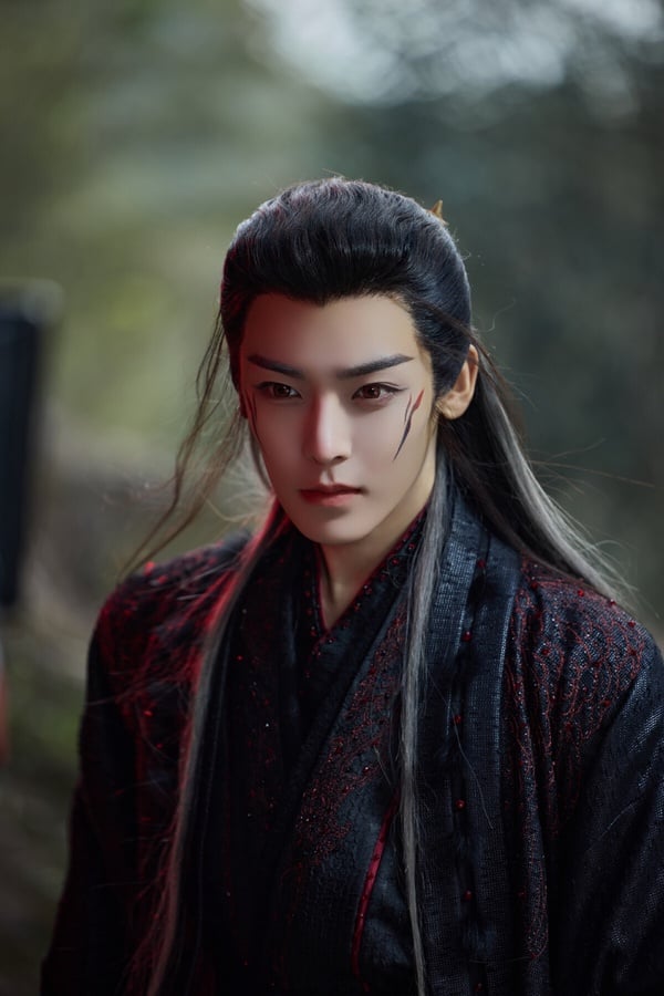 侯明昊近年演了《雀骨》、《玉茗茶骨》、《逍遙》、《護心》、《入青雲》、《大夢歸離》等一大堆古裝偶像劇，或許是因為相似的題材、相似的人設一直播，表演方式又沒有很大的差異，讓網友有點看膩，因此給了一些觀眾侯明昊演技單一的印象。