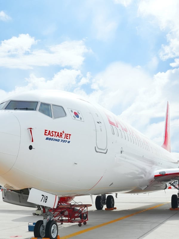 2026最新行動電源飛機規定：航空公司Wh容量限制、登機使用規範