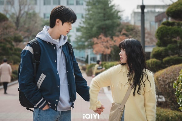 《我的荒糖戀愛》不夠精彩？8部「好看到出不了坑」Netflix高甜韓劇！這部8.7分零負評