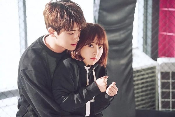 《我的荒糖戀愛》不夠精彩？8部「好看到出不了坑」Netflix高甜韓劇！這部8.7分零負評