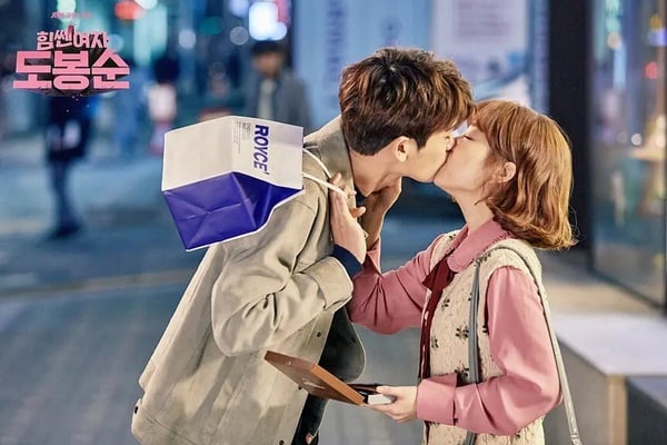 《我的荒糖戀愛》不夠精彩？8部「好看到出不了坑」Netflix高甜韓劇！這部8.7分零負評