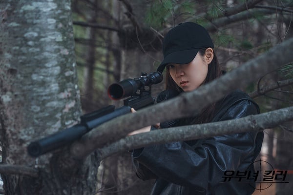《殺手媽咪》劇情、角色、評價一次看！孔曉振化身雙面殺手懲惡，老公竟是追查她的記者