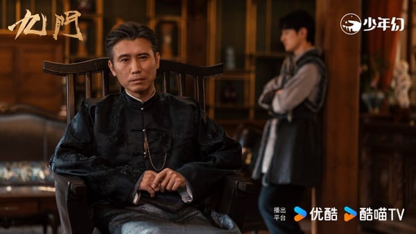 半截李因為双腿残疾而得名。他父母双亡，由嫂子抚养长大。为让嫂子过上好日子，他学习盗墓，但被同伙打断双腿困于古墓一周，靠喝棺材水倖存，逃生後雙腿殘疾，性格扭曲。半截李找到当年同伙，将他们断腿后饿死于古墓中报复。