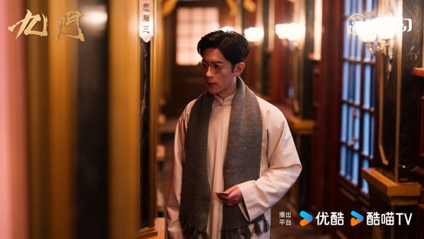 解九爺是老九門中唯一的正統知識份子，做事滴水不漏，九門裡，解家的生意做得最穩，雖然不見得最賺錢，可一直沒有任何的風波。誰也不找他麻煩，也很難找他幫忙。