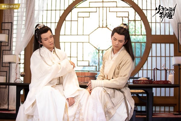 《少年江湖物語》是一部乏人問津的小透明網劇，卻在豆瓣上開出6.9高分。沒有討論度，但看過的人都推薦，完全的沙雕劇情，笑到讓你噴飯翻桌！