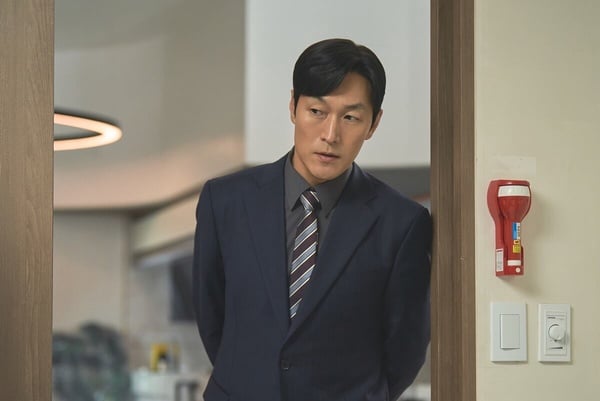 《現在不是外遇的問題》爆好評！6大劇情看點＋評價：金憓秀抓包金智勳出軌只是開胃菜