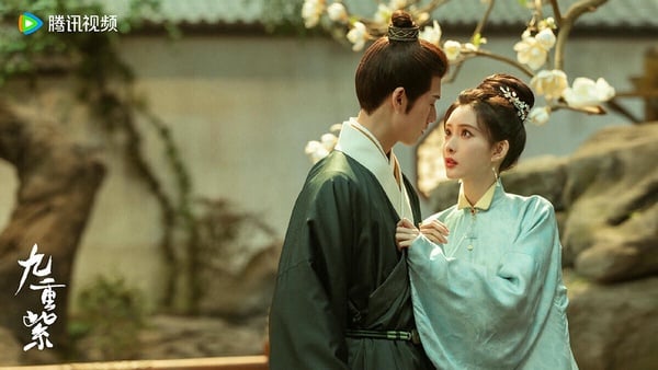 《九重紫》和今年大火的《逐玉》出自同一位導演，兩部古裝劇拍攝質感都很唯美，但《九重紫》劇本比《逐玉》更受好評，衝出7.8的高分，遠勝6.4分的《逐玉》。