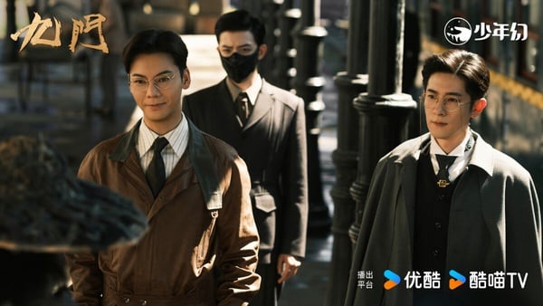 《九門》強勢進榜！《九門》是2026暑期檔少數有走熱的陸劇，大家還記得陳偉霆、趙麗穎主演的《老九門》嗎？時隔多年，又推出了續作。《九門》找回陳偉霆繼續演張大佛爺，另外加入曾舜晞、陳瑤等演員，展開新的冒險故事。作為續集，《九門》難得沒有崩盤，質感還不錯，有拍出民國劇的味道，又帶點詭譎奇幻。