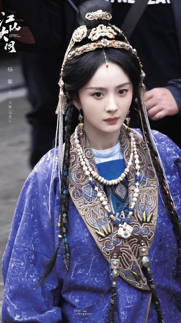 楊冪終於又演古裝劇了！楊冪新劇《江山大同》不再是講情情愛愛的古偶劇，而是重點歷史大劇，以南北朝為背景，講述馮太后波瀾起伏的一生，風格或許會有點像《羋月傳》、《美人心計》那種調性。