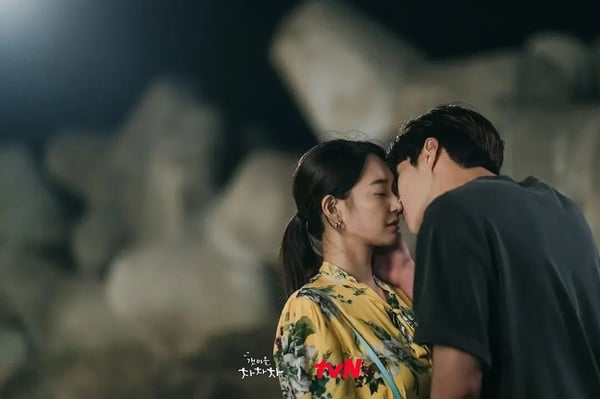 《毛骨悚然的戀愛》沒爛尾但評價兩極！8部Netflix「從頭好看到尾」的韓劇！這部一生推