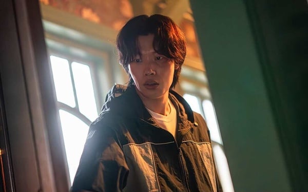 Netflix《鼠惑》劇情評價、角色介紹：柳俊烈一人分飾兩角，身分遭神祕「田鼠」取代？