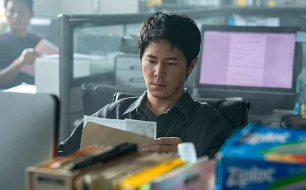 Netflix《鼠惑》劇情評價、角色介紹：柳俊烈一人分飾兩角，身分遭神祕「田鼠」取代？