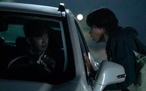 Netflix《鼠惑》劇情評價、角色介紹：柳俊烈一人分飾兩角，身分遭神祕「田鼠」取代？
