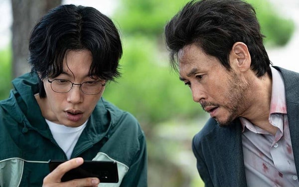 Netflix《鼠惑》劇情評價、角色介紹：柳俊烈一人分飾兩角，身分遭神祕「田鼠」取代？
