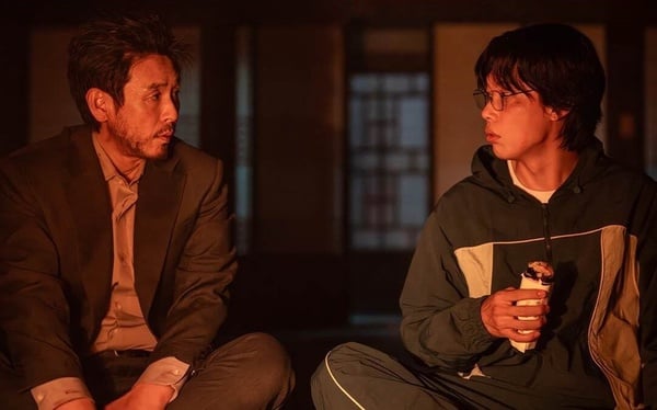 Netflix《鼠惑》劇情評價、角色介紹：柳俊烈一人分飾兩角，身分遭神祕「田鼠」取代？