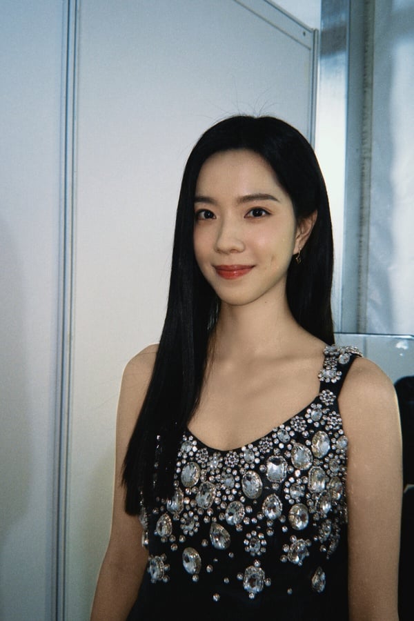 莊達菲和李庚希、向涵之三人被網友稱作「三里屯三姐妹」，因為三人經常一起出入北京三里屯，一起吃飯逛街，才有這個稱號。不過網友提及「三里屯三姐妹」，多半都是在吐嘈，傳出三人都是富二代，出道以來資源都相當好。