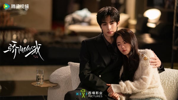 《驕陽似我》是近年的高口碑甜寵劇，改編自顧漫的同名小說。《驕陽似我》前幾集都是女主和男二的糾葛，但等到宋威龍戲分開展，越追越讓人上癮，還有大家愛看的三人修羅場，以及打臉男二、女二的爽感情節。