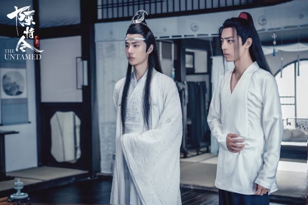 耽改劇很容易走紅，但也不是每一部選角都像《陳情令》這麼讓人滿意！劇版肖戰和王一博將「忘羨CP」的感情，演得適可而止、若有似無，非常唯美動人，將故事昇華了！兩位主演將故事中魏無羨、藍忘機的氣質完美呈現，一個瀟灑一個矜持。