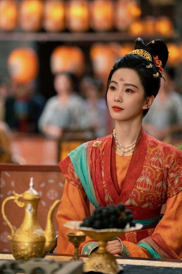 《掌心》是大女主復仇劇，劇情結合懸疑與權謀，找來高評價懸疑劇《唐朝詭事錄》的班底打造。《掌心》節奏飛快，懸疑味拉滿，男女主角互相算計，認真搞事業，劇情反轉不斷，讓人猜不到下一步，女性群像也呈現得很好。只不過《掌心》的權謀戲需要比較投入的看，沒有太多甜愛戲分，但劇情有意思。