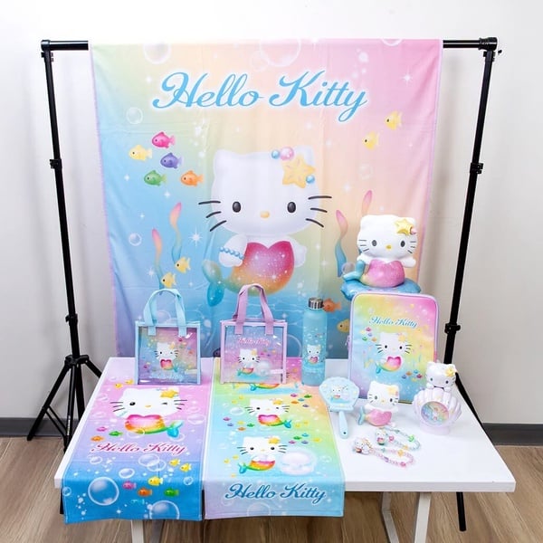 7-11Ｘ三麗鷗「Hello Kitty彩虹美人魚」抽抽樂！KITTY娃娃、串珠吊飾，最後一抽必收