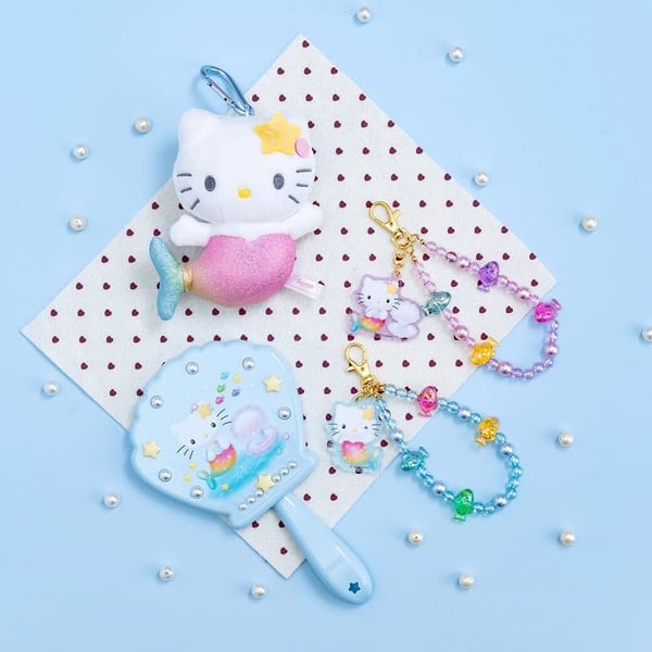 7-11Ｘ三麗鷗「Hello Kitty彩虹美人魚」抽抽樂！KITTY娃娃、串珠吊飾，最後一抽必收