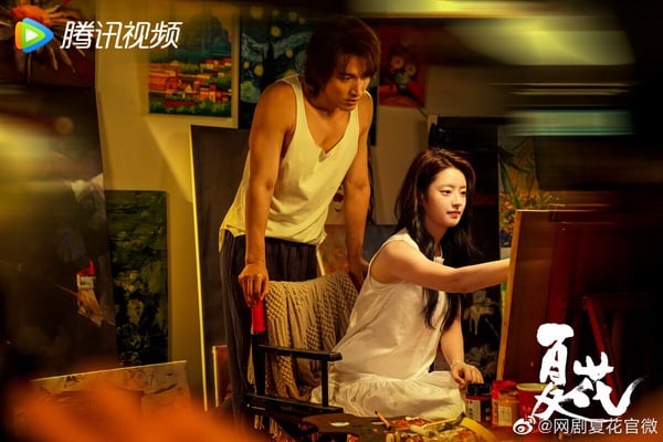 《夏花》只有24集，每集片長大約半小時，很好入坑！言承旭、徐若晗兩位主角相差了21歲，當初定角官宣時，曾被吐槽是「叔姪戀」。通常這種年紀差很多的CP都很危險，一旦男主角顏值狀態不過關，馬上就變成吐槽素材。不過言承旭狀態維持得很好，兩人CP火花也不錯，《夏花》導演的鏡頭美感很好，拍得很唯美，是部冷門但高評的現偶劇！