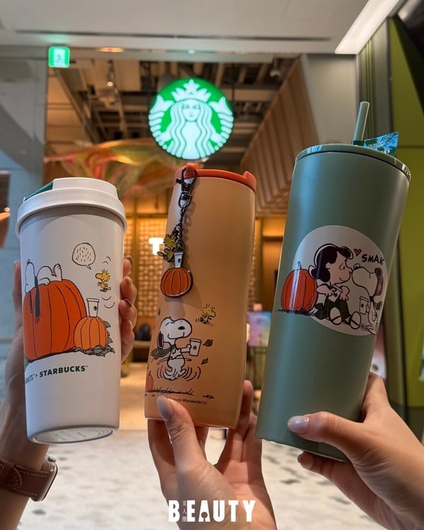 星巴克Ｘ史努比聯名登場！PEANUTS玻璃冷水杯、南瓜吊飾不鏽鋼杯、綠圍裙娃等9款一次看