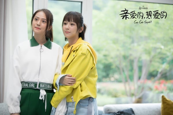 姜珮瑤被認為是不火很可惜的女演員！姜珮瑤一樣是長得美，演技也穩定，但一直沒有好資源把她往上捧。姜珮瑤演了很多人氣女星的閨蜜，像是《親愛的，熱愛的》飾演楊紫閨蜜孫亞亞，《以愛為營》演白鹿閨蜜。這些角色沒有太多發揮空間，但姜珮瑤演得都很自然靈動。