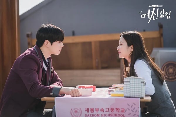《挑情醜聞》看完心情好差？10部「最高甜好嗑」Netflix愛情韓劇，這部甜到出不了坑！