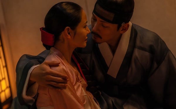 Netflix《挑情醜聞》評價兩極！池昌旭、Nana大尺度情慾戲超出戲，網評「完全沒必要」