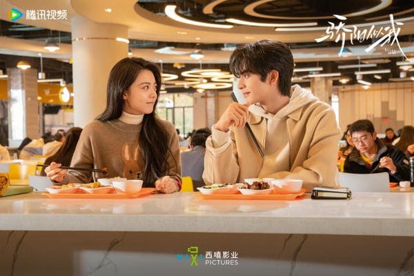 《驕陽似我》是顧漫小說改編的超級甜寵大IP，這部被認為要撐過前三集。前幾集校園線都是女主和男二的糾葛，要等到第四集後，宋威龍戲份變多，職場線開啟，就開始精彩了。