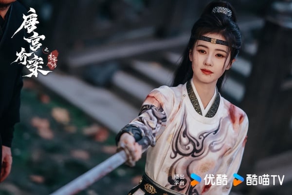 白鹿可以說是繼楊紫、迪麗熱巴後，又一位高話題的收視女王。近年白鹿推出了《長月燼明》、《白月梵星》、《唐宮奇案》、《莫離》等高人氣古裝偶像劇，每一部話題都很高。另外白鹿也手握《警察榮譽》、《北上》等高分作品。