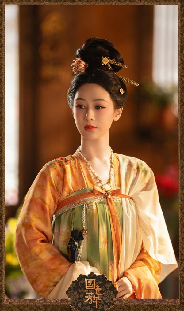 近年有一大堆古裝劇都找來人氣明星主演，但很多不是播得無人在意，就是口碑極差，但楊紫的劇都能達到口碑、網播量、熱度全方面豐收。今年楊紫除了高分古裝劇《家業》外，主演的《生命樹》豆瓣評分更衝破8.4分，都是一面倒好評的佳作！